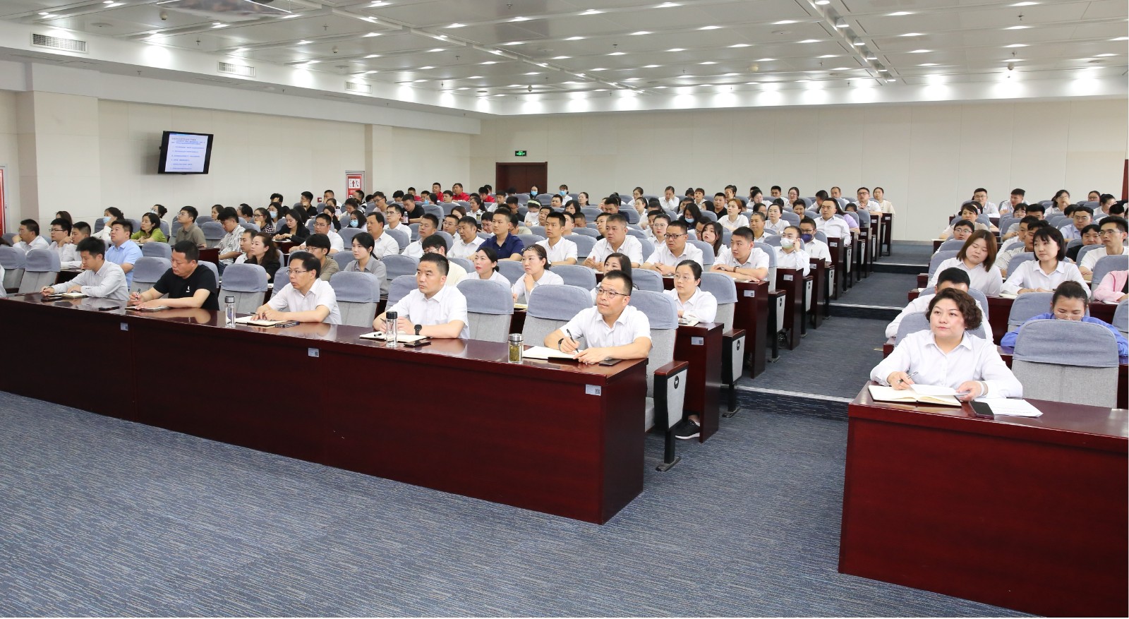 图片2.jpg 图片2.jpg